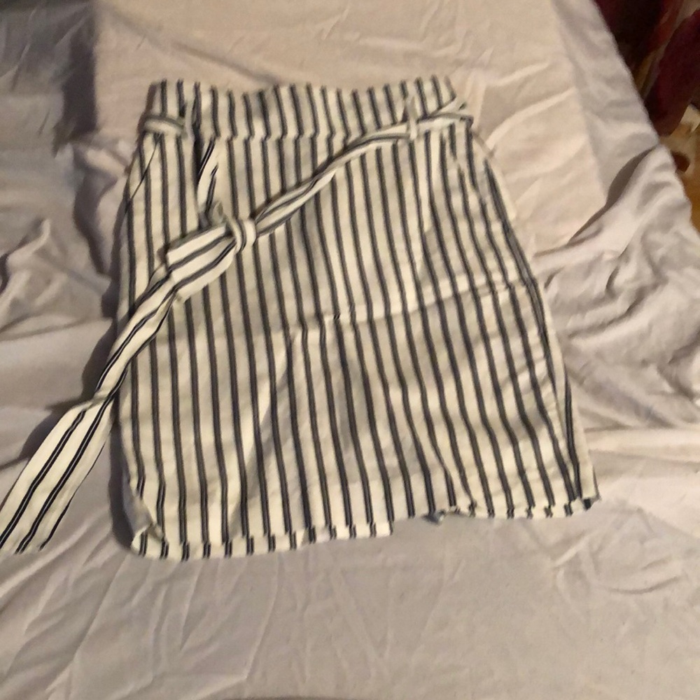 Ann Taylor O petite white with navy stripes